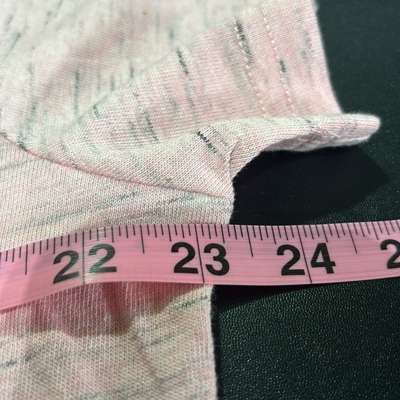 Ariat Rebar Cotton Strong, pre-shrunk,hidden pen pocket, crewneck, extended back - Picture 5 of 8